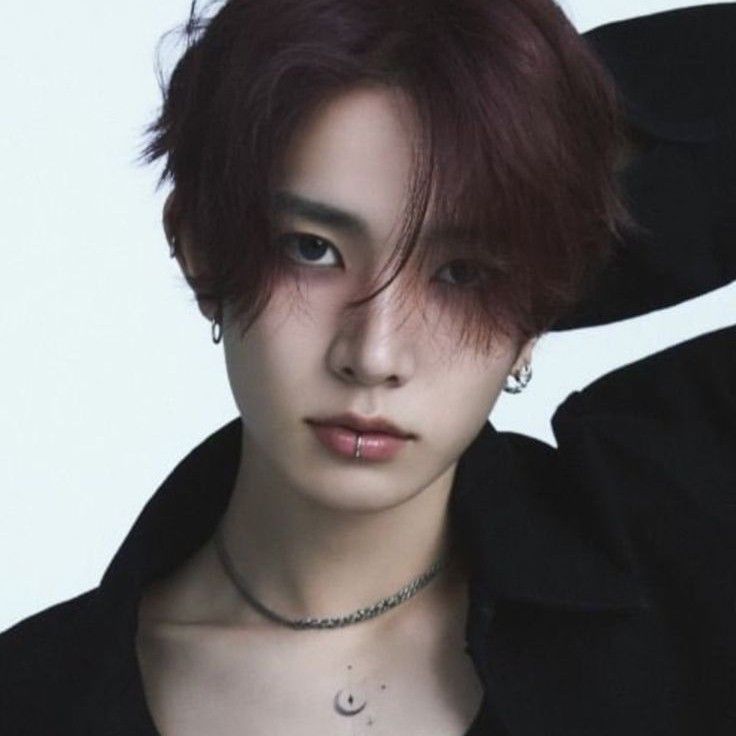 Foto terbaru Heeseung (ENHYPEN)