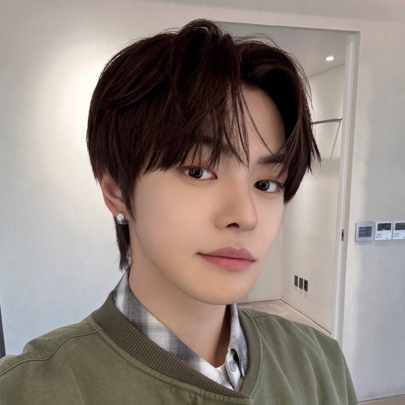 Behind-the-scenes cut of Lee Leo (ALPHA DRIVE ONE)