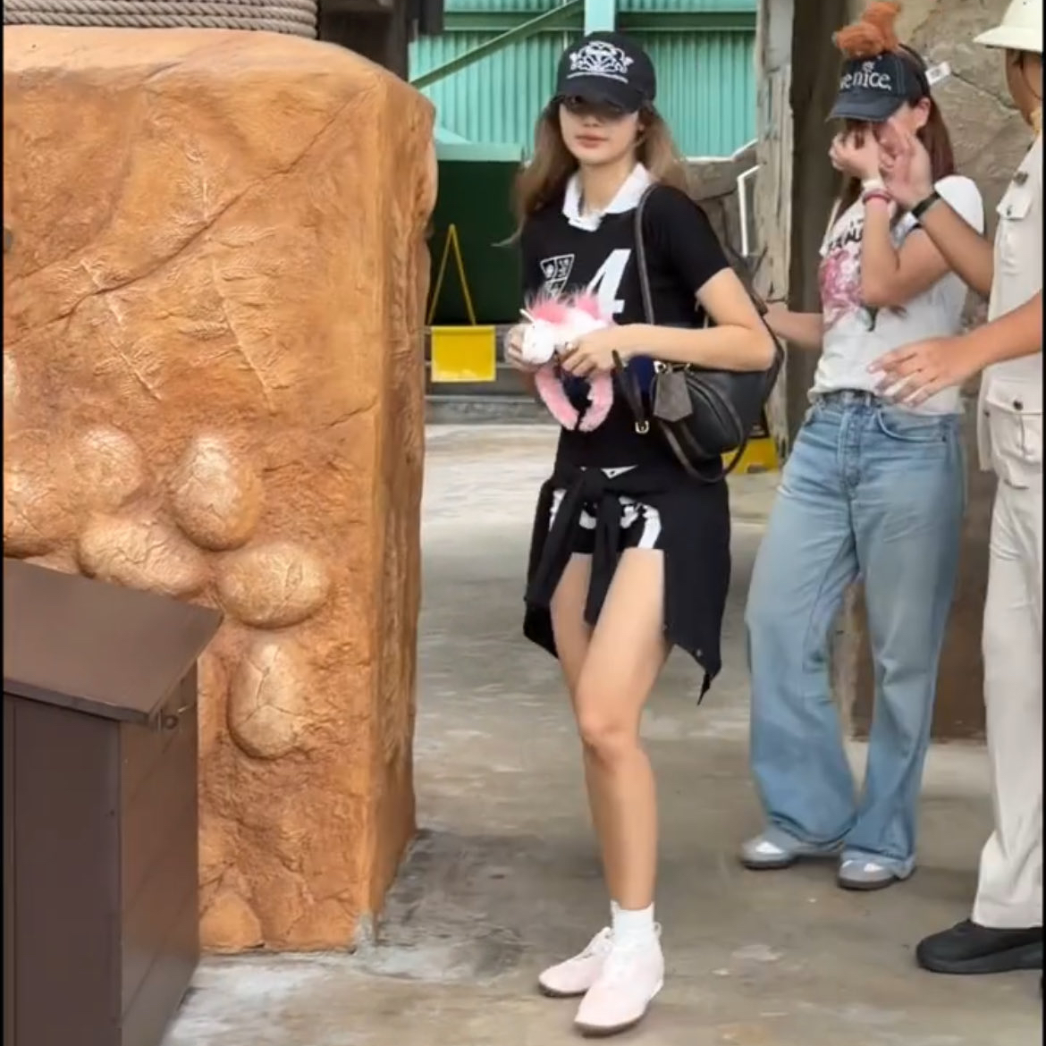 Foto aktivitas terbaru Lisa (BLACKPINK)