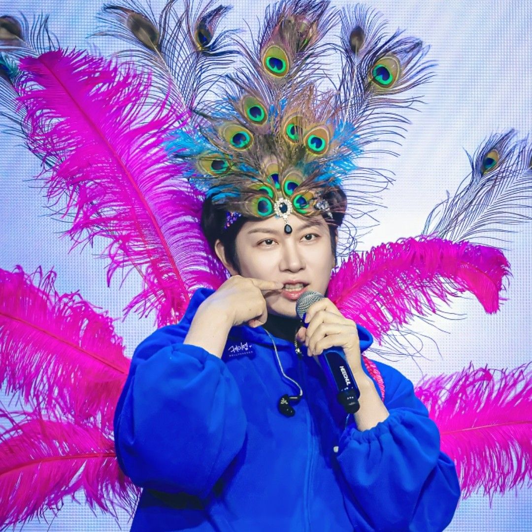 A moment captured by Heechul (Super Junior)'s fan