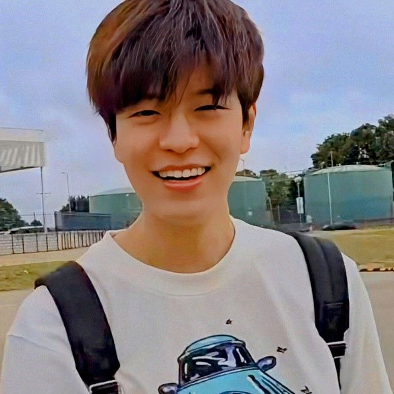 升玟 (Stray Kids)的最新活动照片