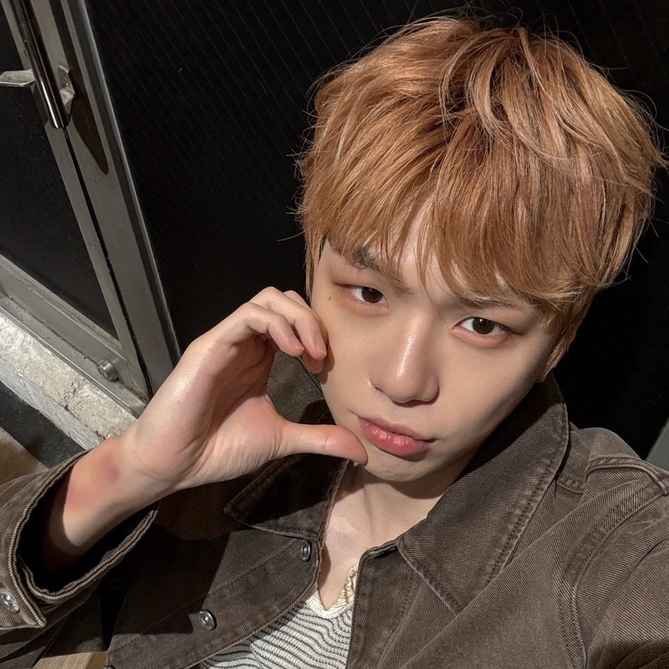 A moment captured by Kang Daniel's fan