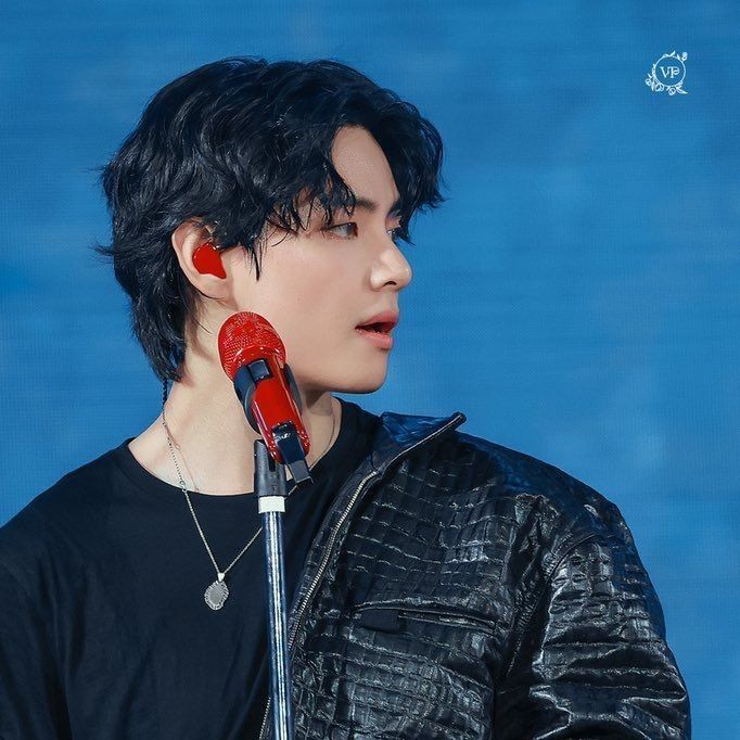 Foto terbaru V (BTS)