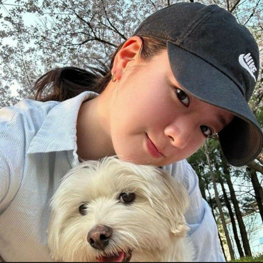 Recent activity shot of Yoon Bomi (Apink)
