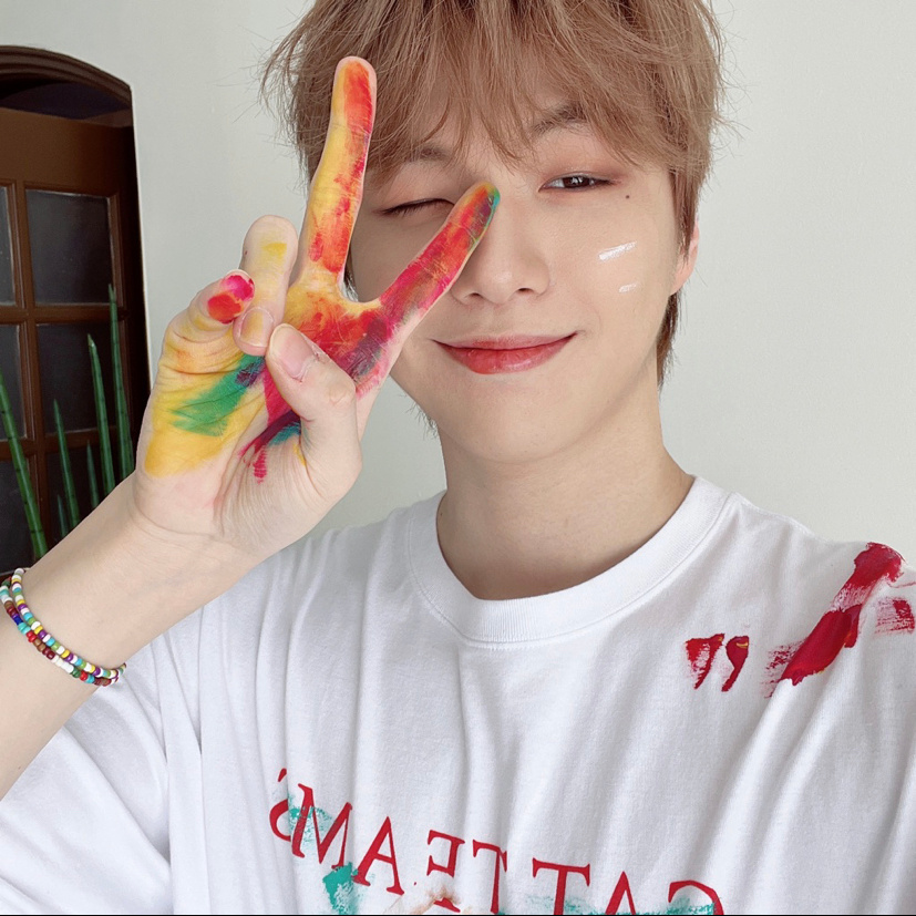 Behind-the-scenes cut of Kang Daniel