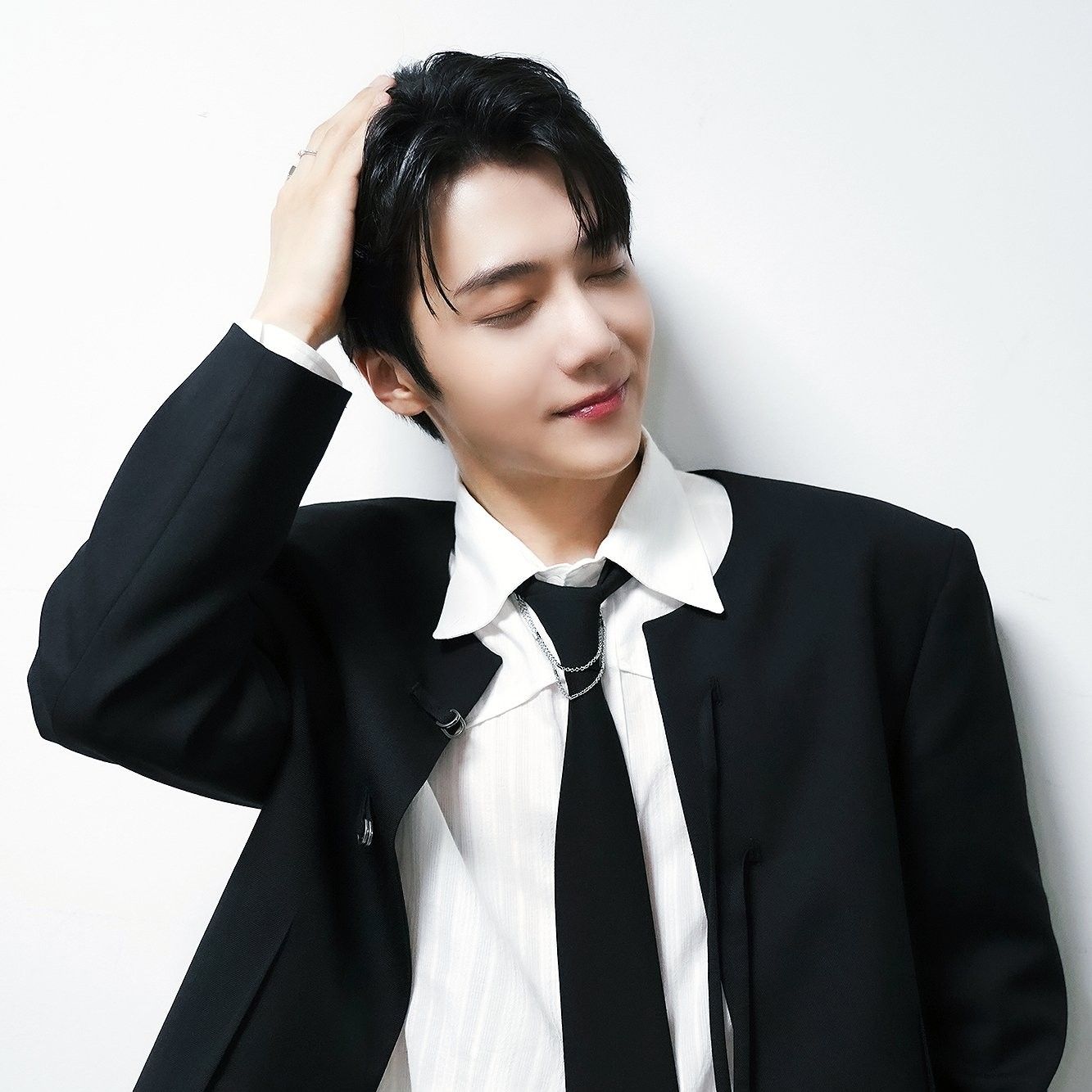 A moment captured by Jinho (PENTAGON)'s fan