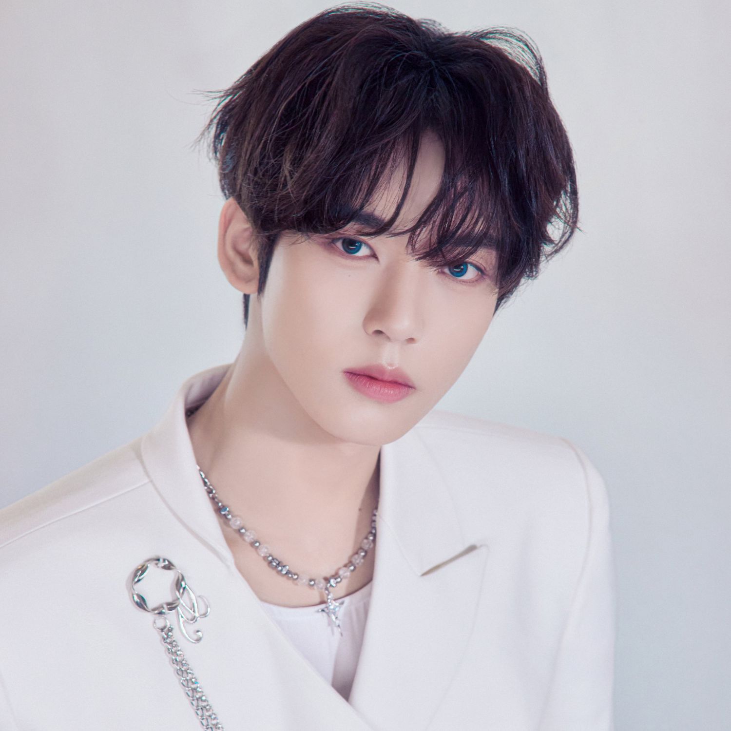 Latest photo of Han Yujin (ZEROBASEONE)