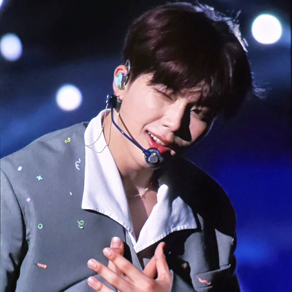 Potret di balik layar Park Gunwook (ZEROBASEONE)