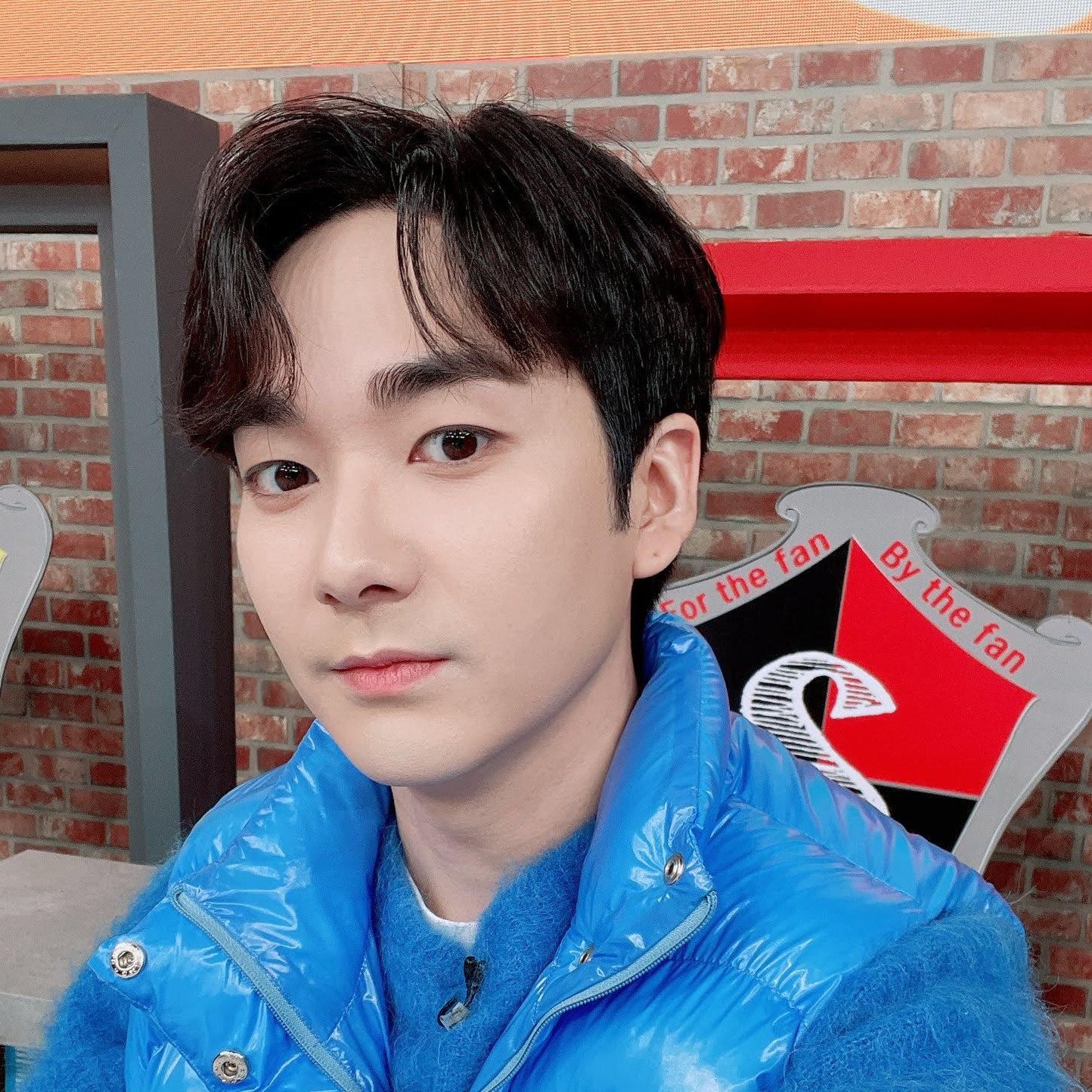 Behind-the-scenes cut of Aron