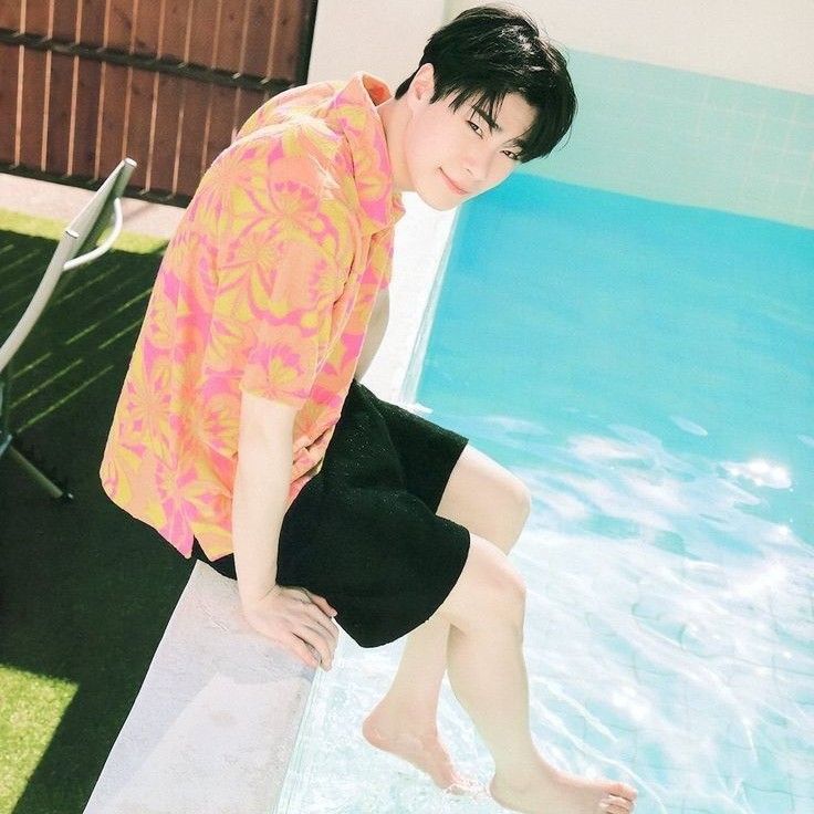 Behind-the-scenes cut of Moonbin (ASTRO)