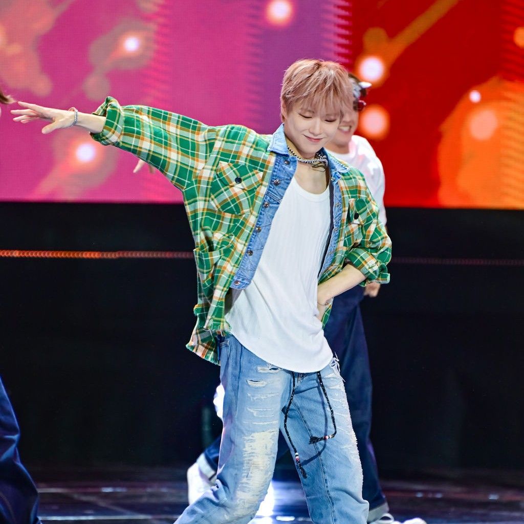 Recent activity shot of Kang Daniel