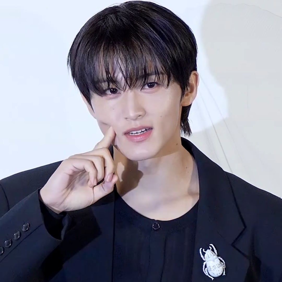 Foto terbaru Mark (NCT 127, NCT DREAM)