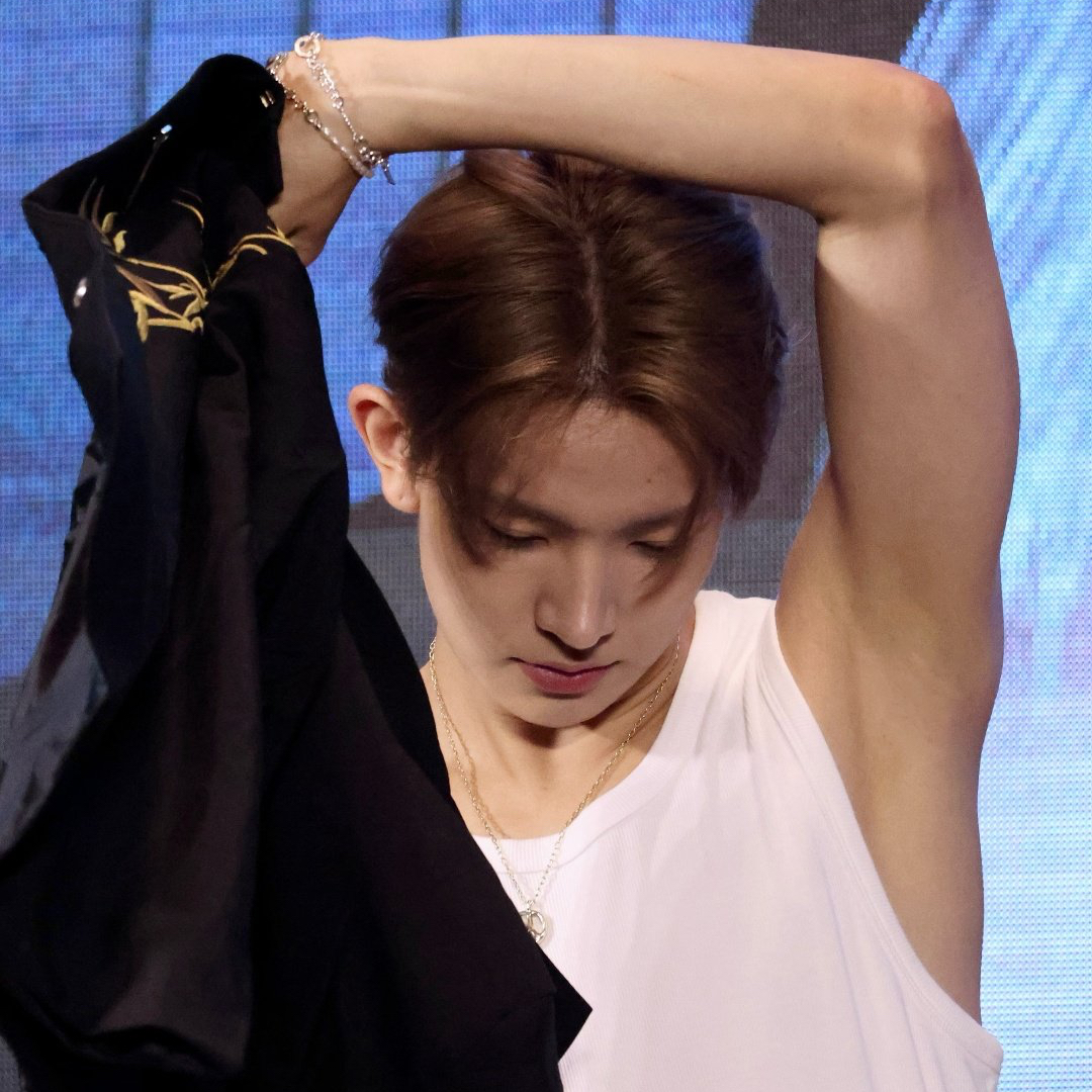 Foto terbaru Heeseung (ENHYPEN)
