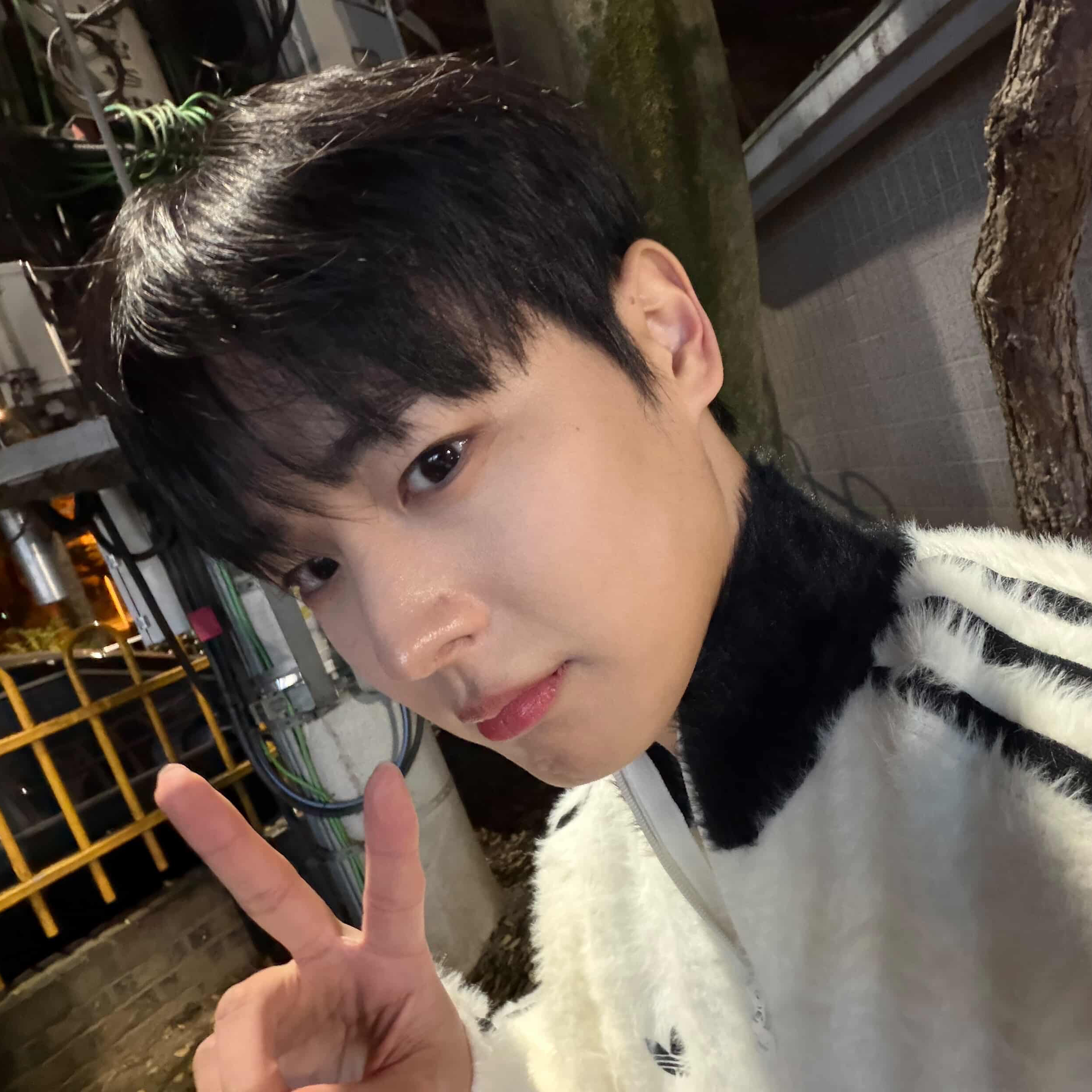 A moment captured by Choi Byungchan's fan