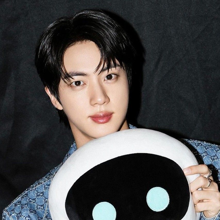 Behind-the-scenes cut of Jin (BTS)