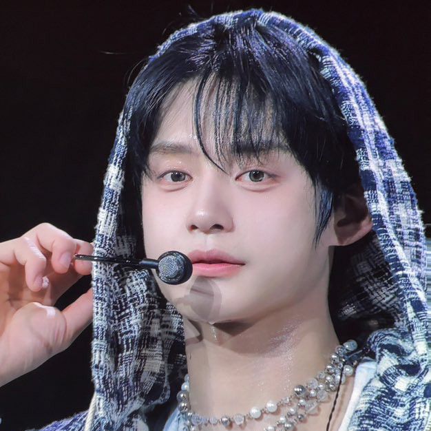 Recent activity shot of Kim Jiwoong (ZEROBASEONE)