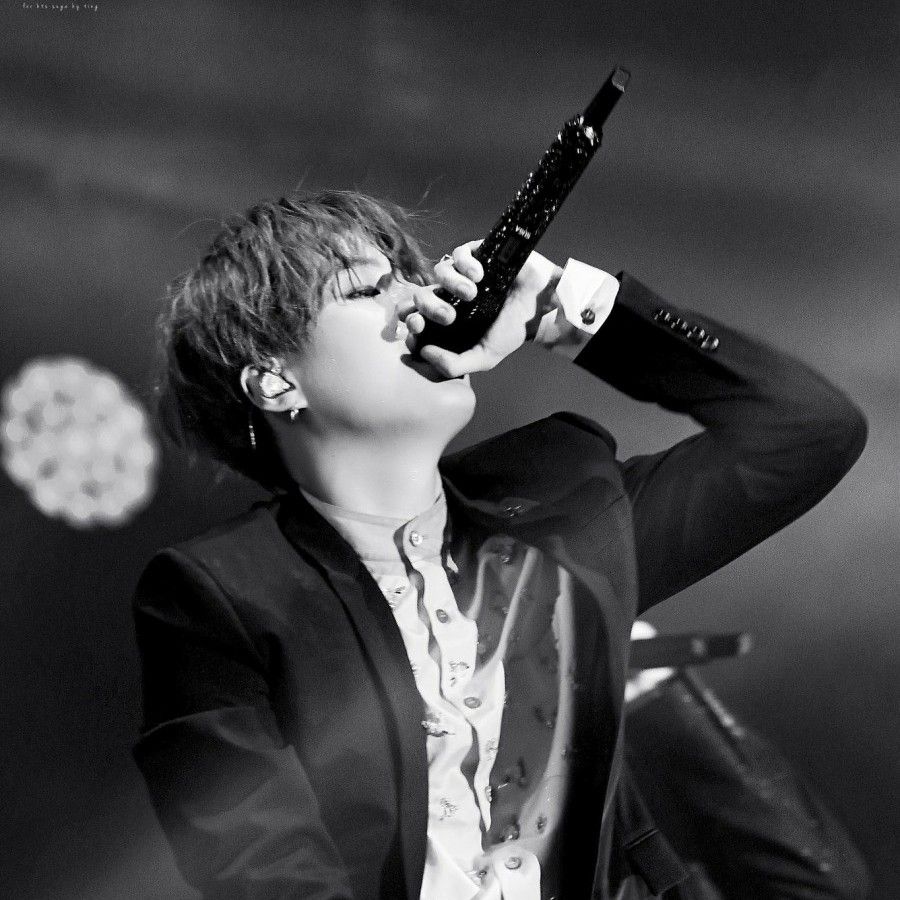 SUGA (防弹少年团)的最新照片