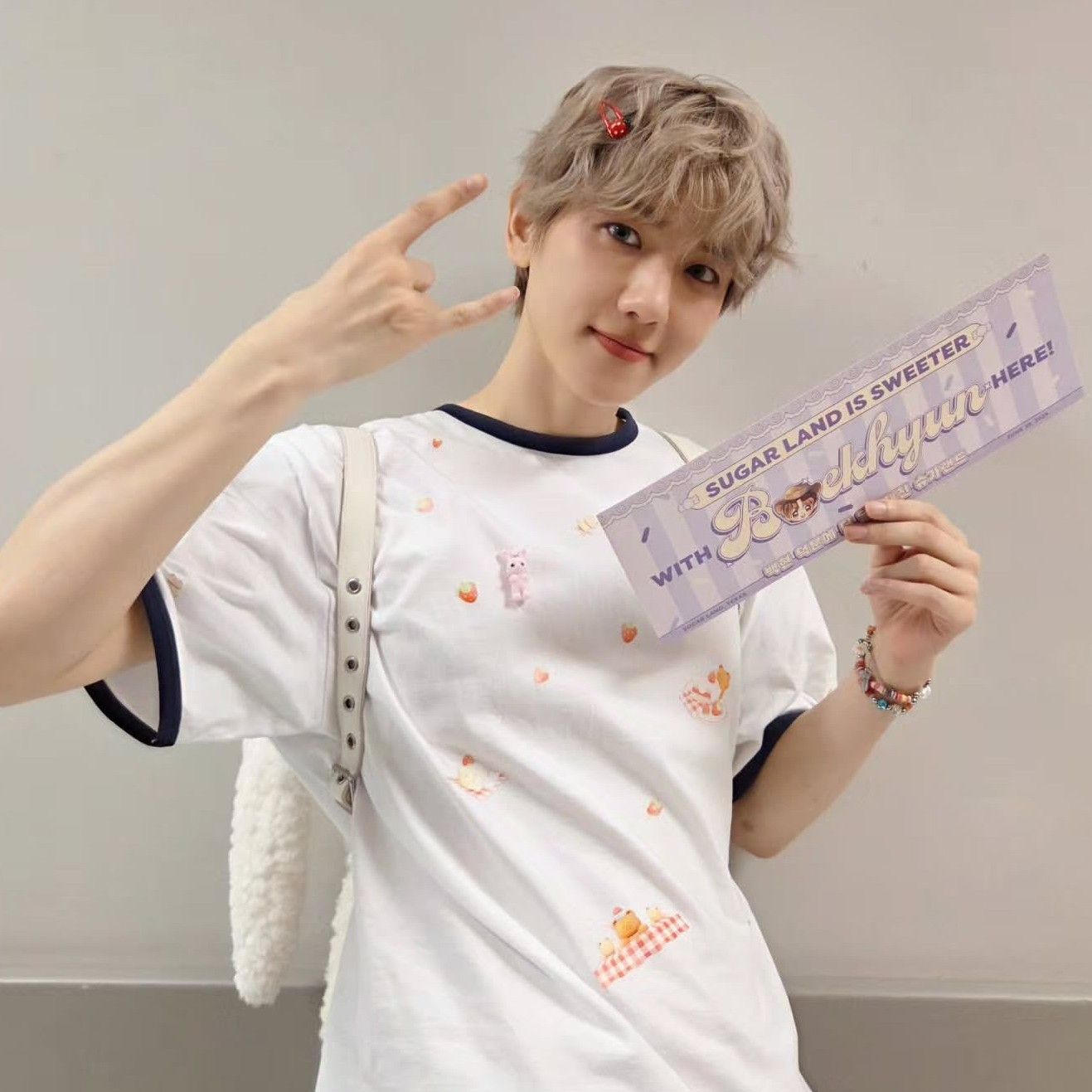 A moment captured by Baekhyun (EXO)'s fan