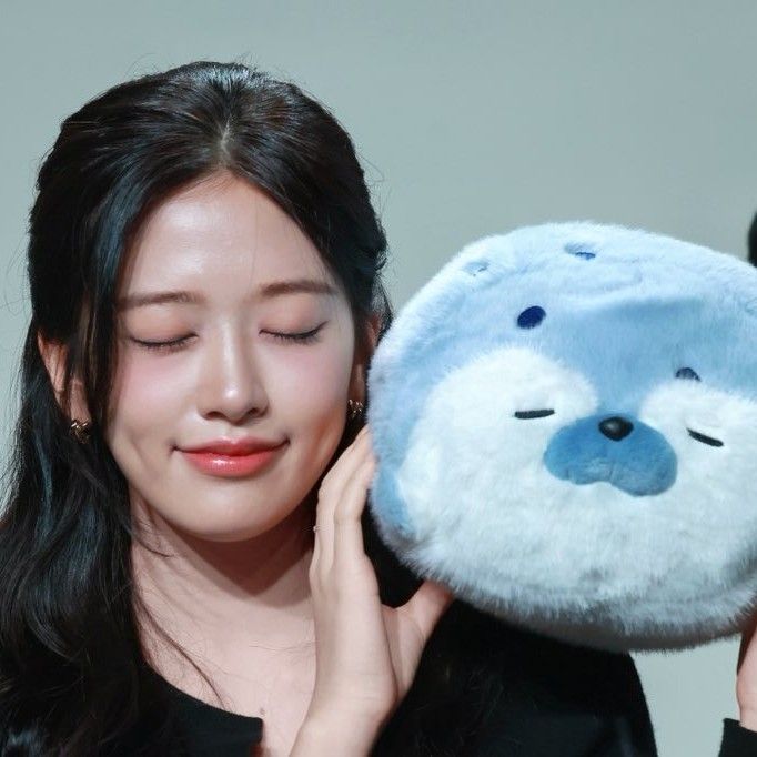 안유진 (IVE)의 비하인드 컷