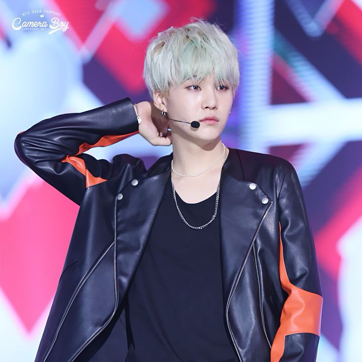 슈가 (방탄소년단)의 최신 사진