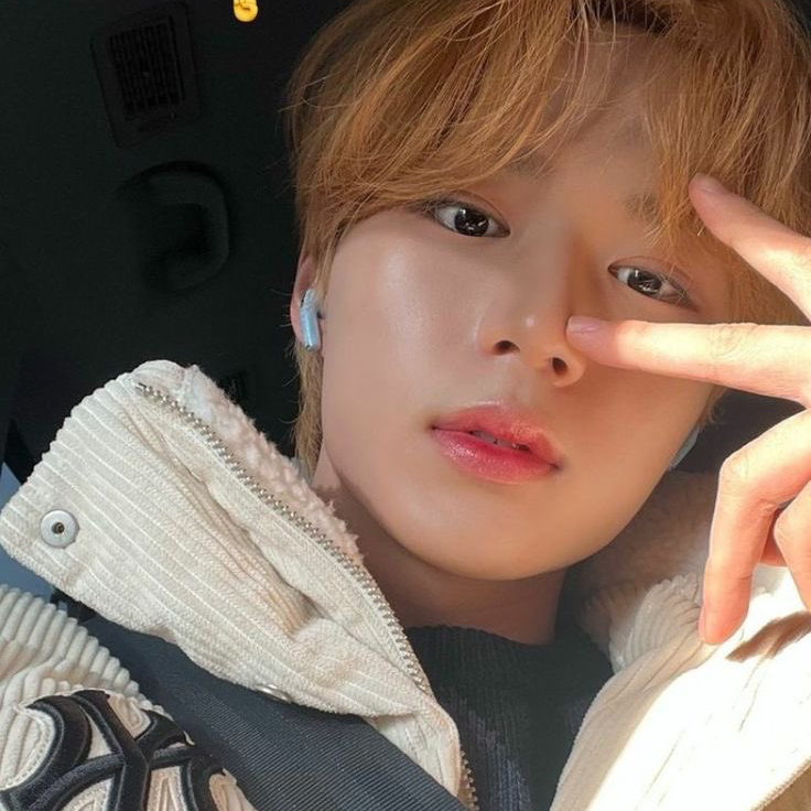 Behind-the-scenes cut of Kim Junseo (WEi)