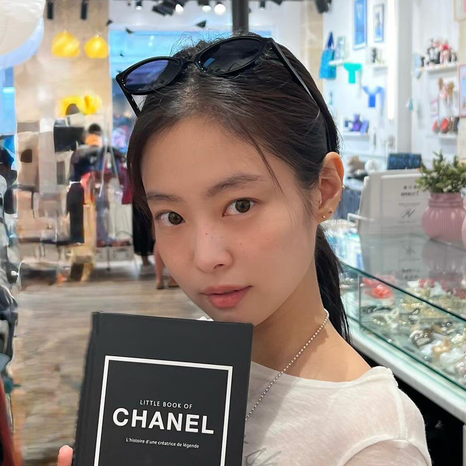 Behind-the-scenes cut of Jennie (BLACKPINK)