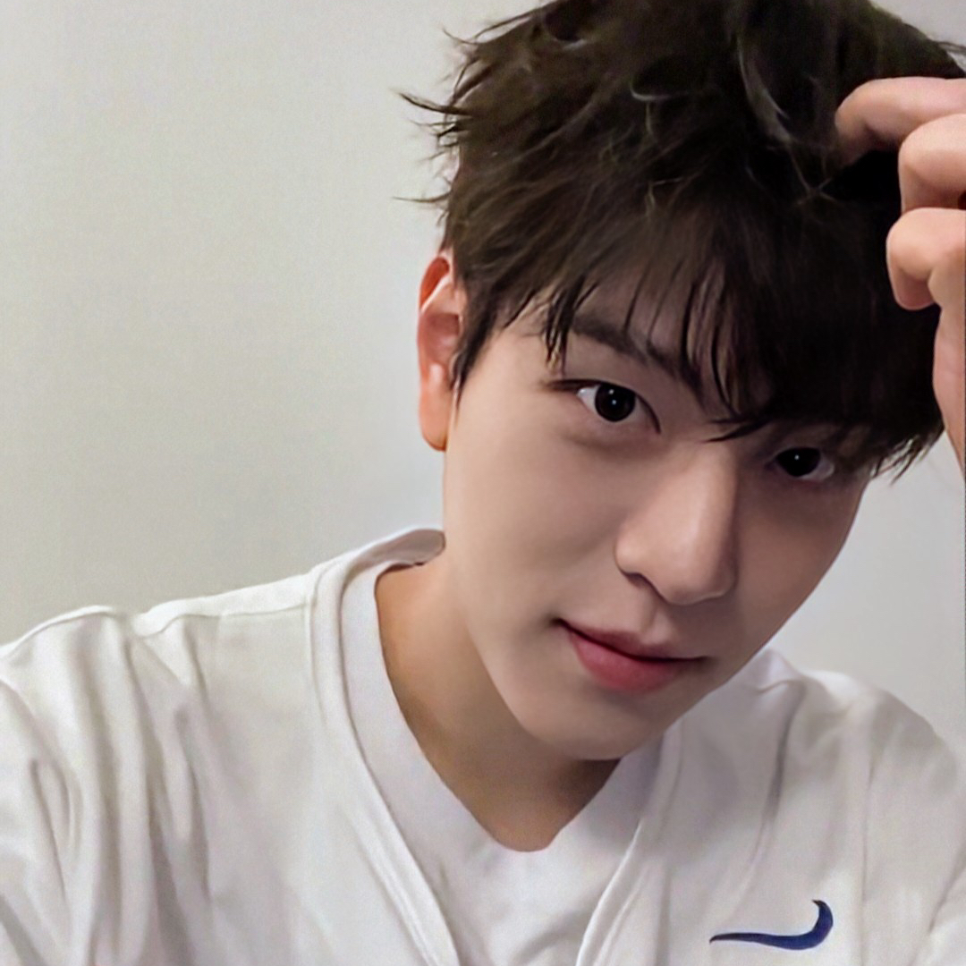 Latest photo of Seungmin (Stray Kids)