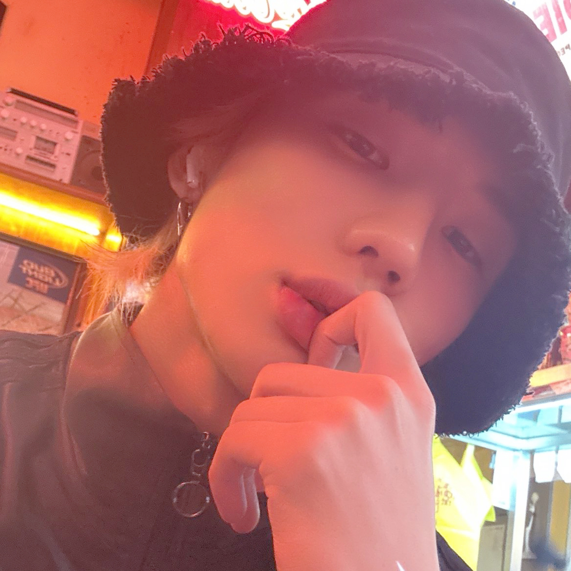Behind-the-scenes cut of Junhyeok (TNX)