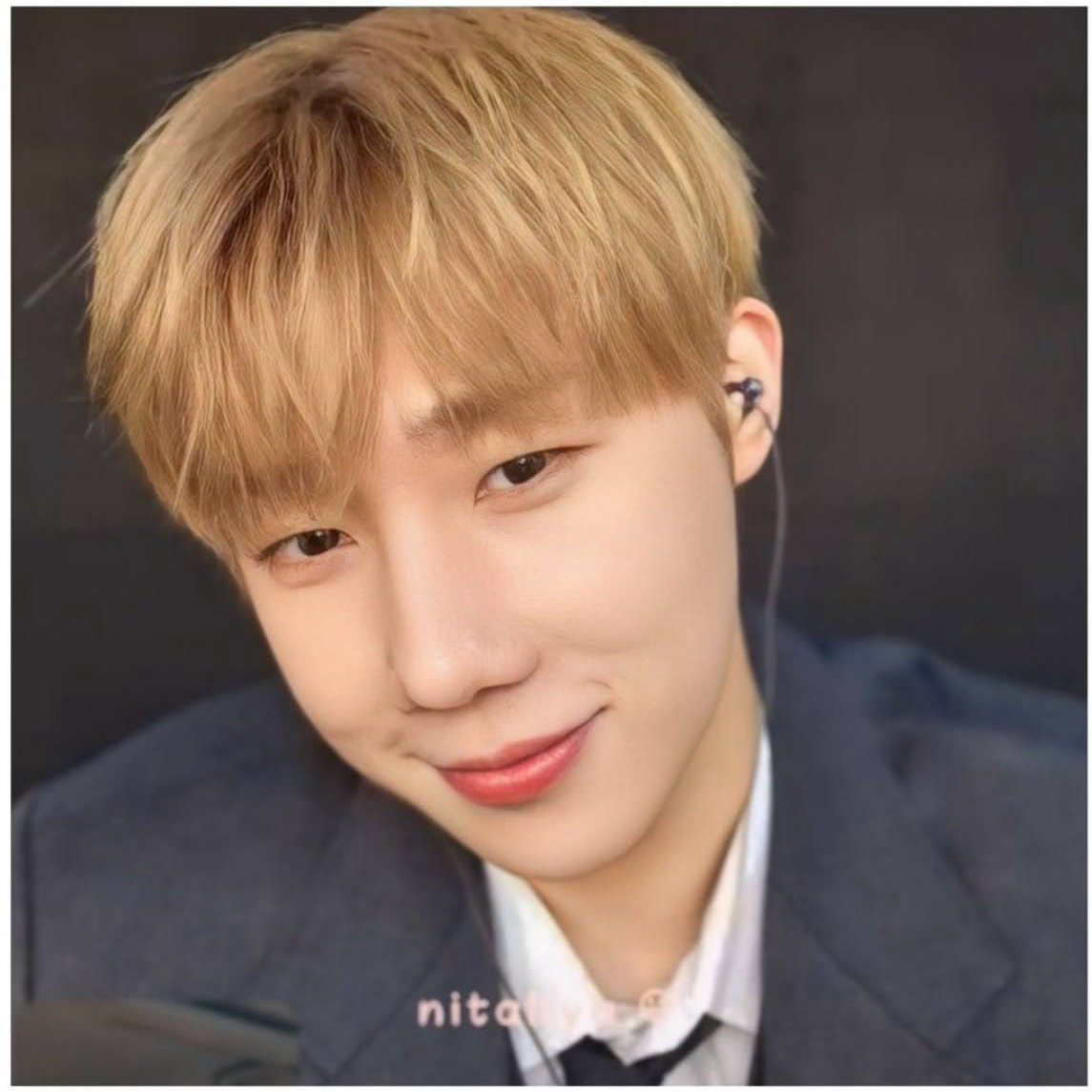 Latest photo of Sungkyu (INFINITE)