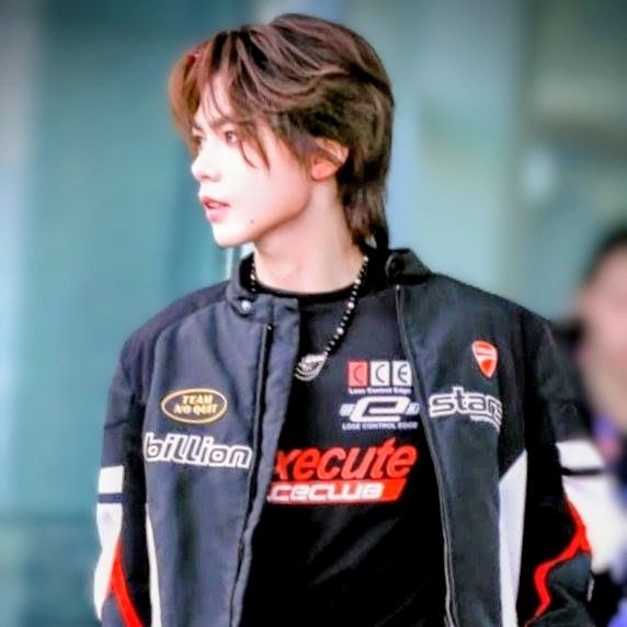 Behind-the-scenes cut of Xiong (NexT1DE)