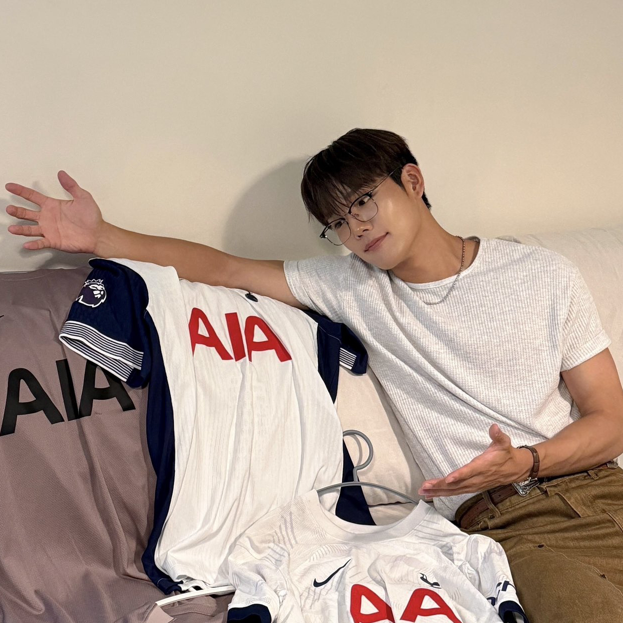 Behind-the-scenes cut of Seunghun (B.D.U)