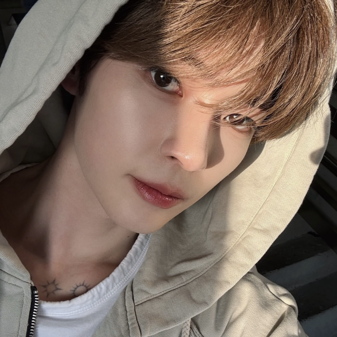 Recent activity shot of Sung Hanbin (ZEROBASEONE)