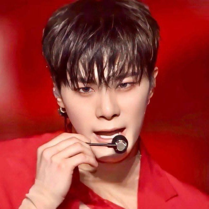 Behind-the-scenes cut of Moonbin (ASTRO)