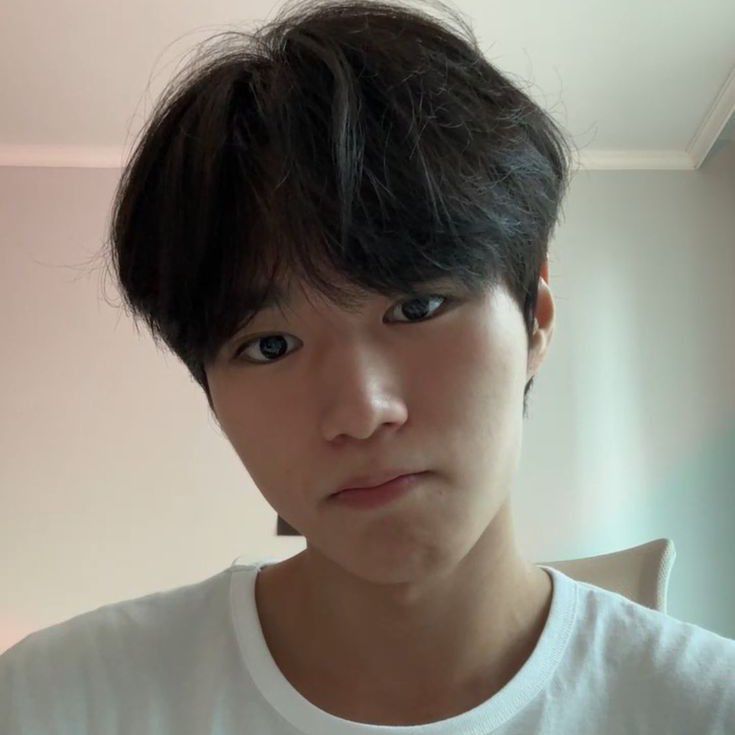 Behind-the-scenes cut of Kim Junseo (ALPHA DRIVE ONE)