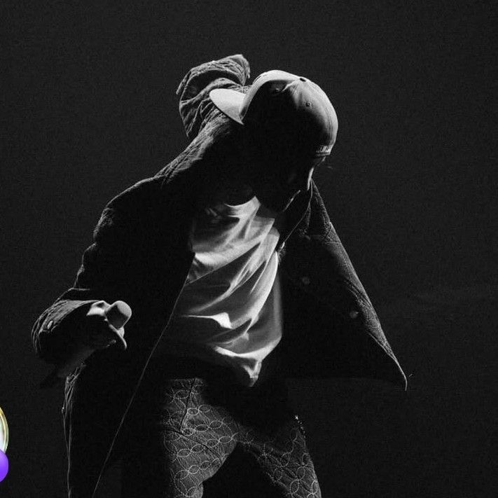 Foto aktivitas terbaru j-hope (BTS)