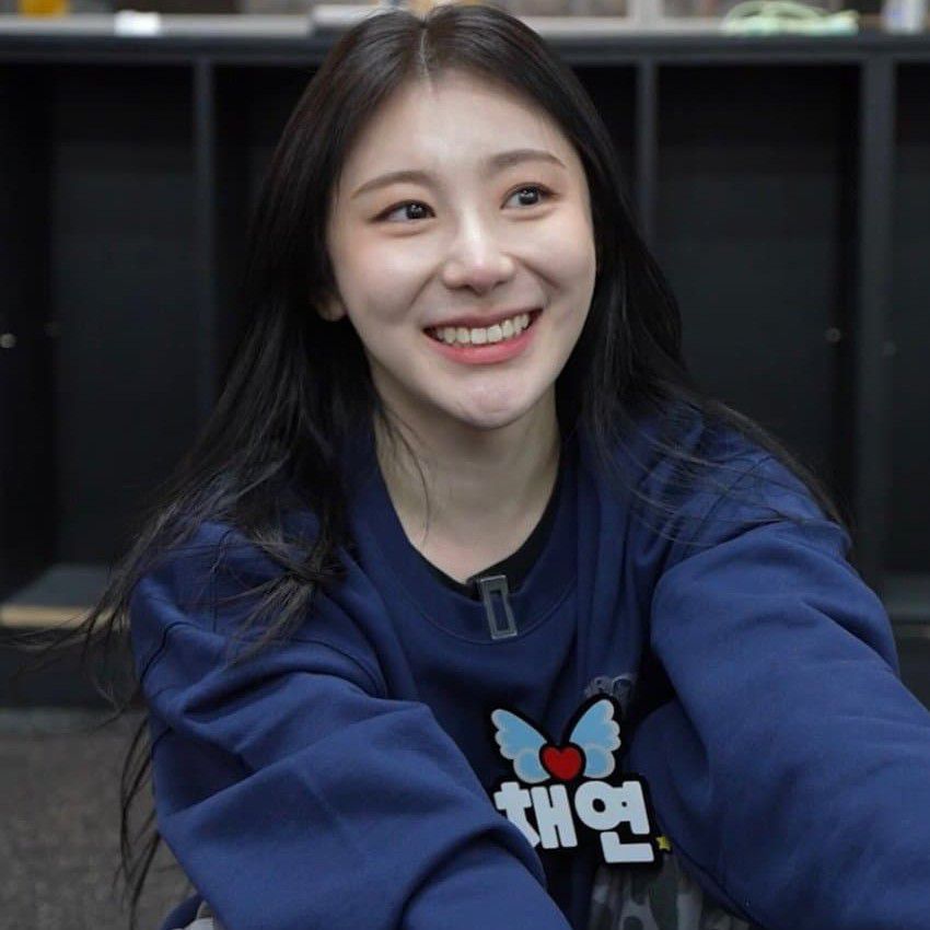 Behind-the-scenes cut of Lee Chaeyeon
