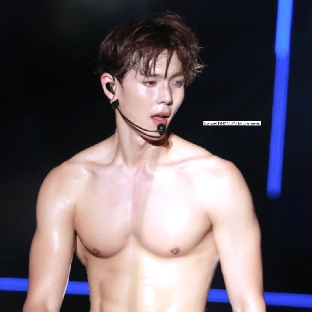 Recent activity shot of Shownu (MONSTA X)