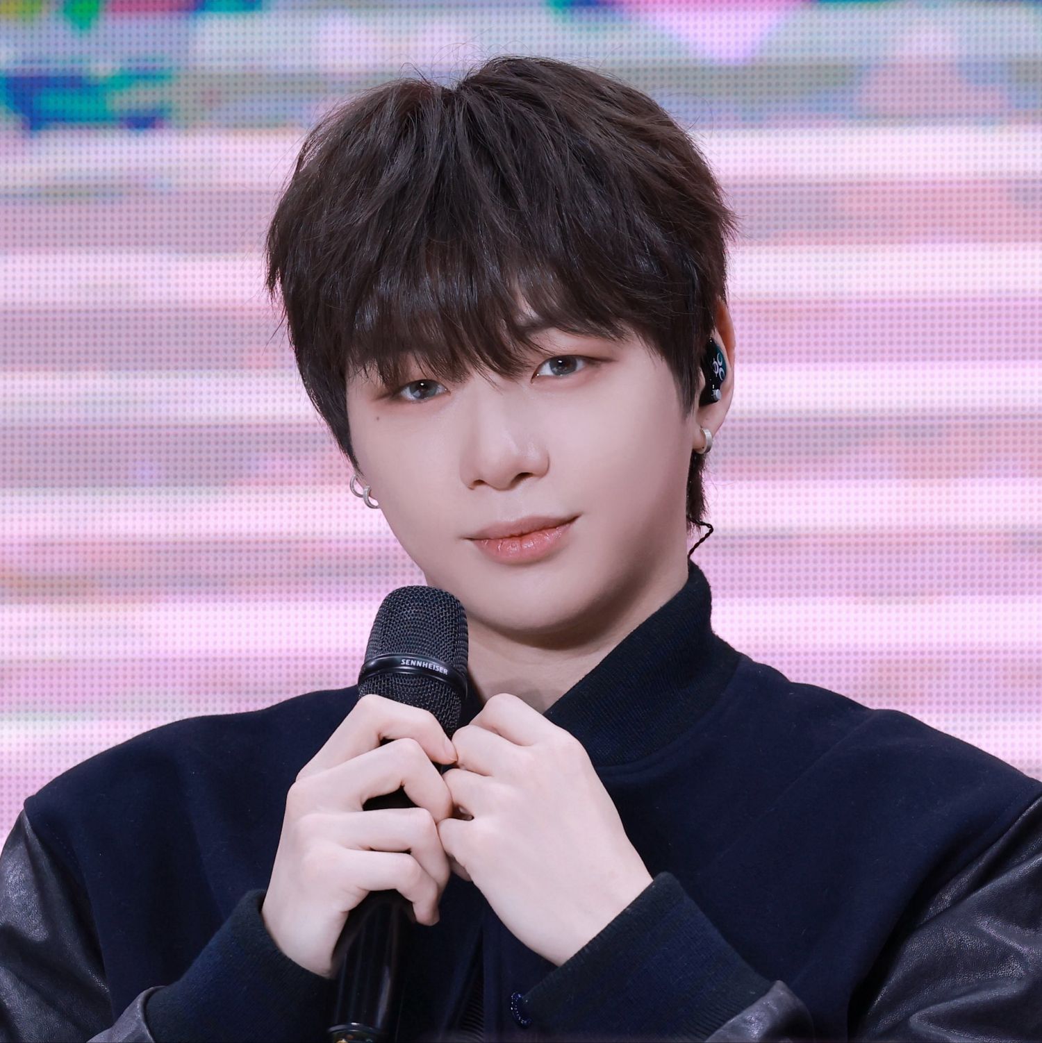 Behind-the-scenes cut of Kang Daniel