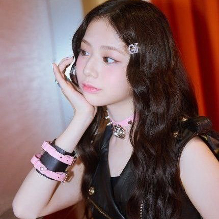 Behind-the-scenes cut of Seowon (UNIS)