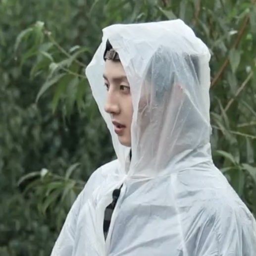 Latest photo of Hui (PENTAGON)