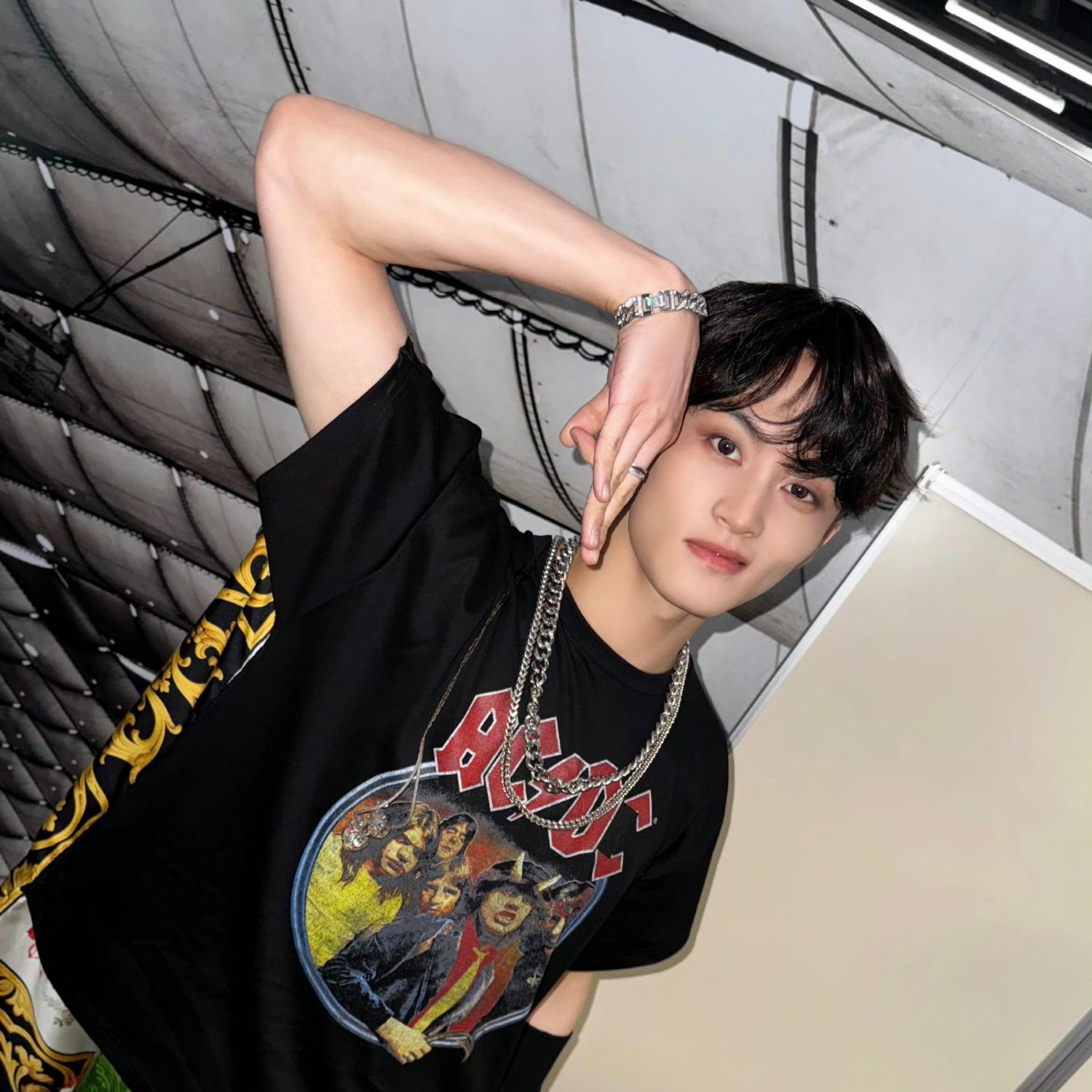 Latest photo of Mark (NCT 127, NCT DREAM)