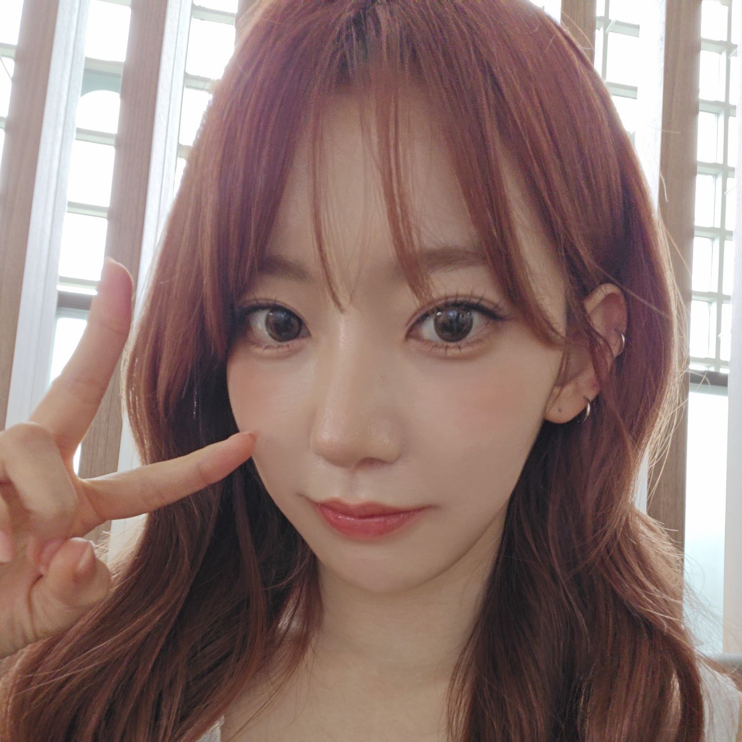 Behind-the-scenes cut of Sakura (LE SSERAFIM)