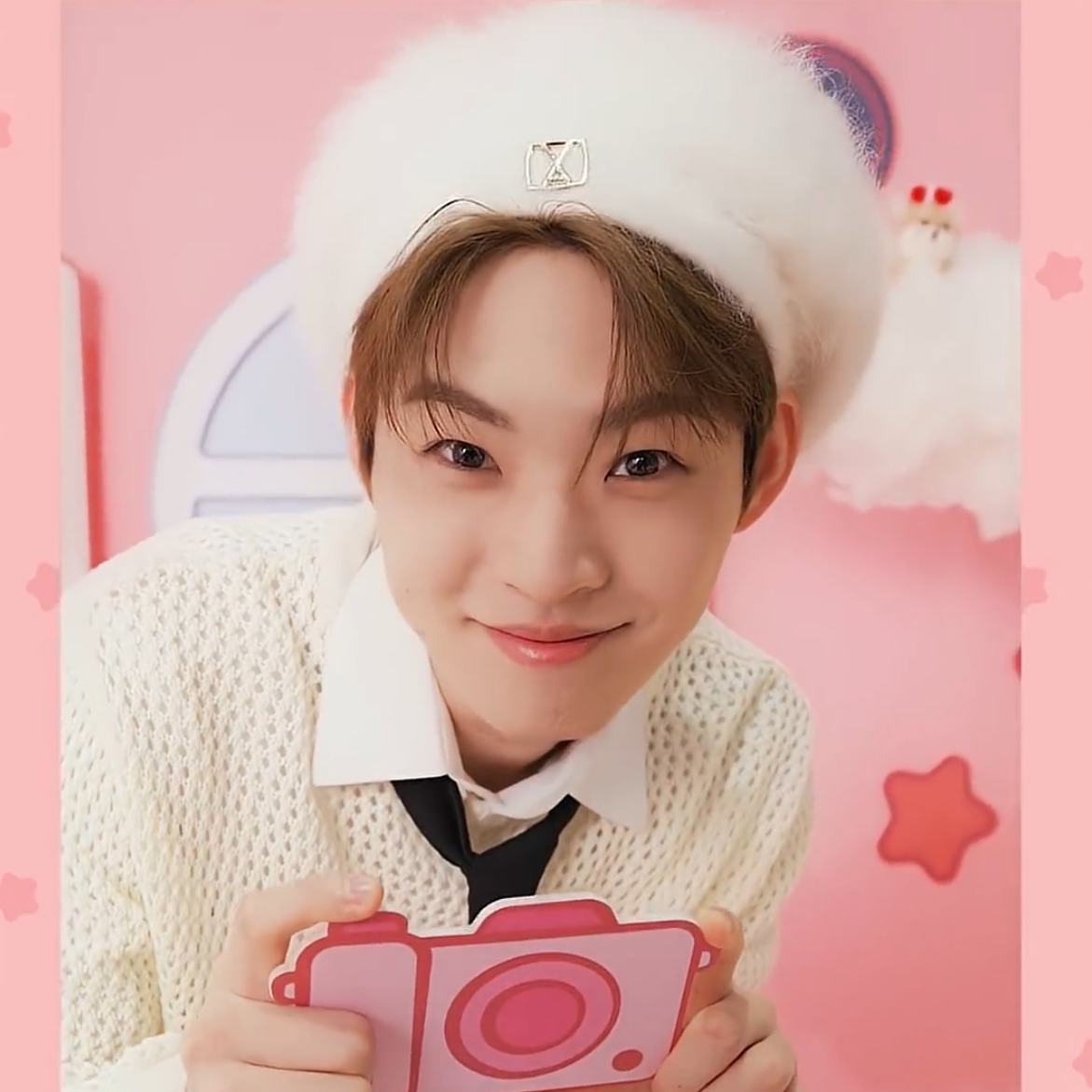 Latest photo of Hyojin (ONF)