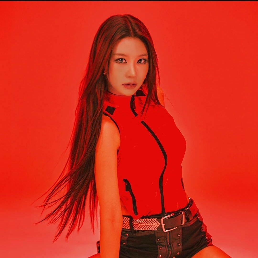 Recent activity shot of Hyebin (MOMOLAND)