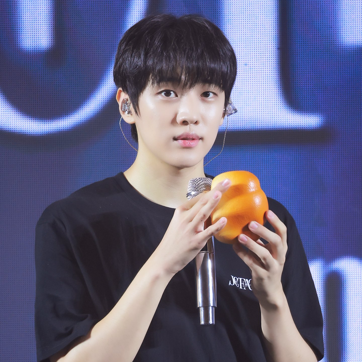 A moment captured by Jaechan (DKZ)'s fan
