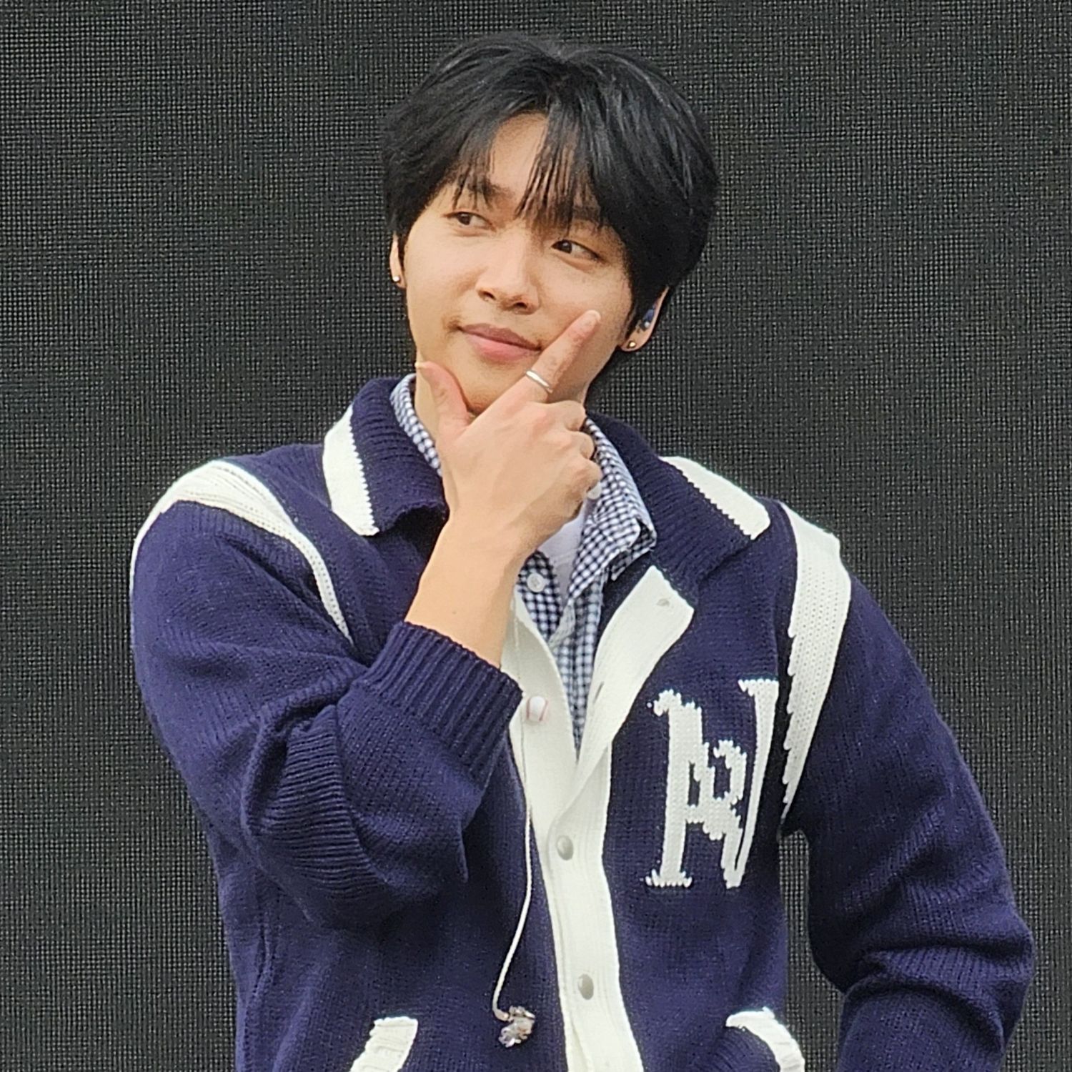 A moment captured by Jeong Sewoon's fan