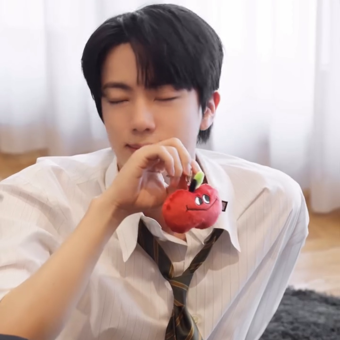 진 (방탄소년단)의 최신 사진