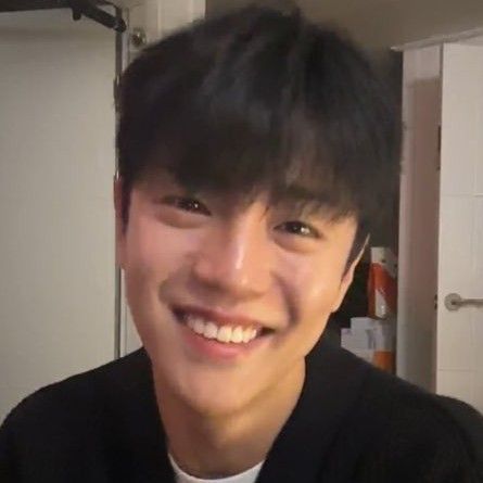 Latest photo of Donghun (A.C.E)
