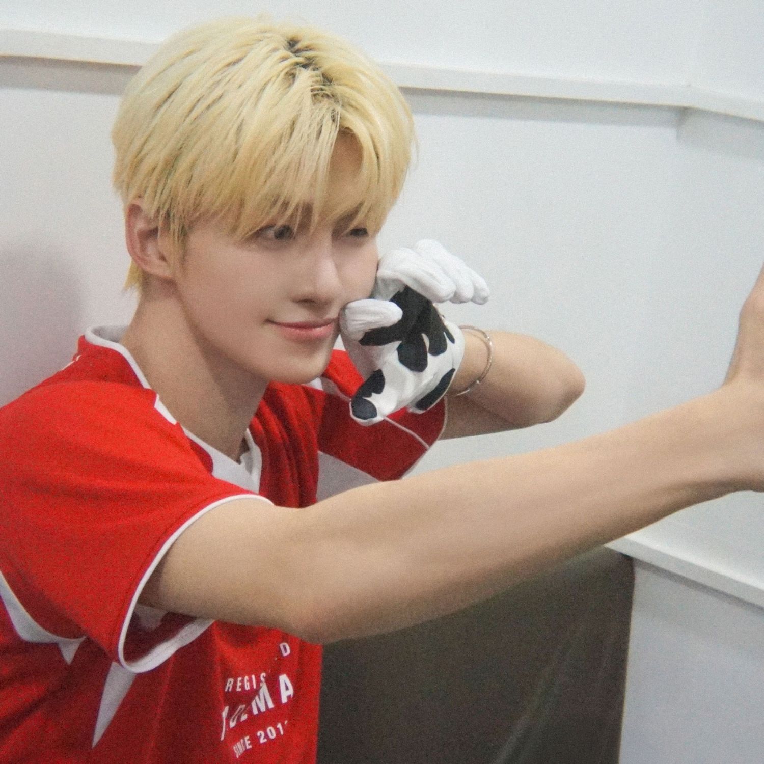 Behind-the-scenes cut of TWS