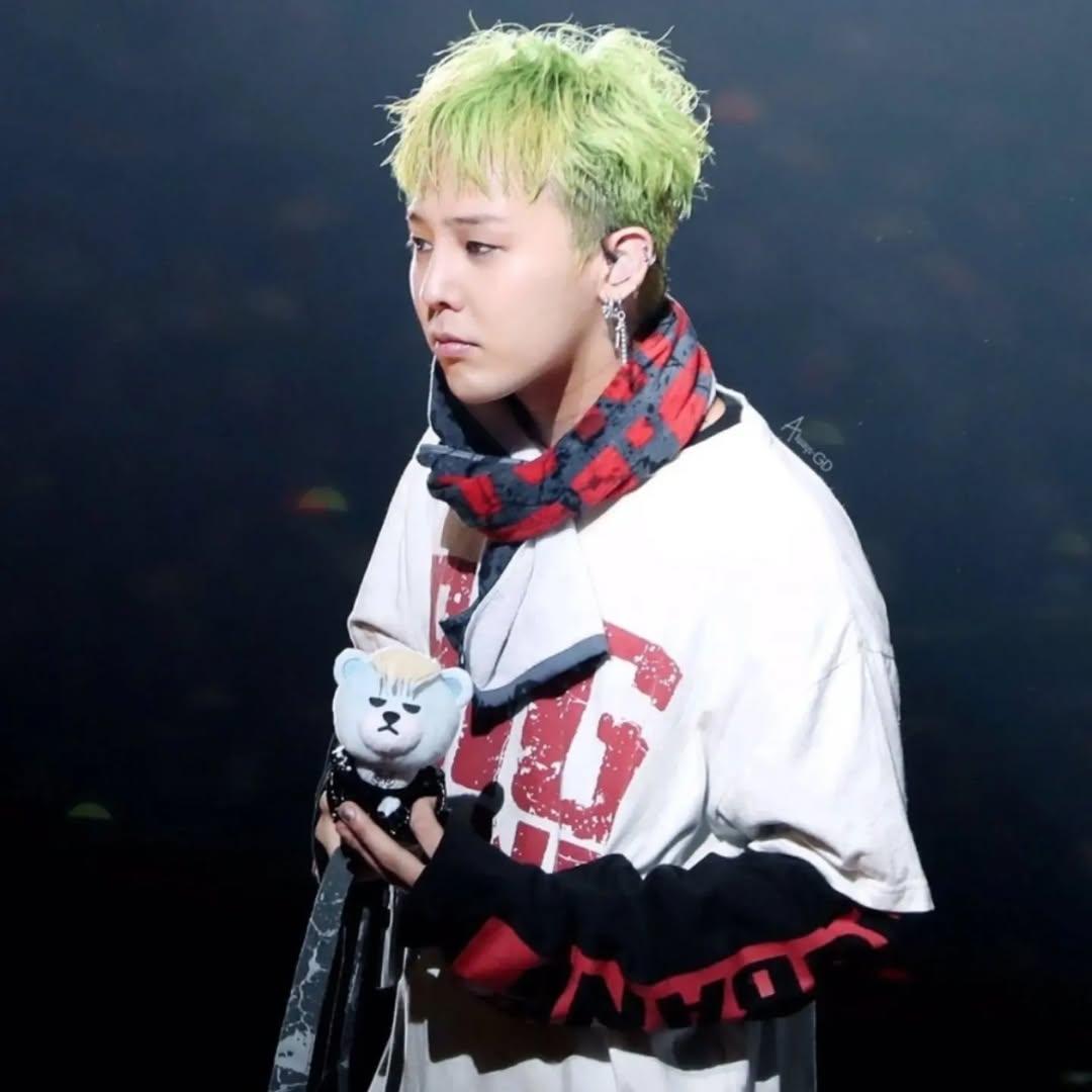Foto terbaru G-DRAGON (BIGBANG)